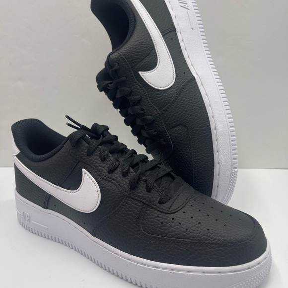 Nike Men’s AIR FORCE 1'07
BLACK/WHITE
NOIR/BLANC CT2302 002 Platform Sneakers - Picture 3 of 16